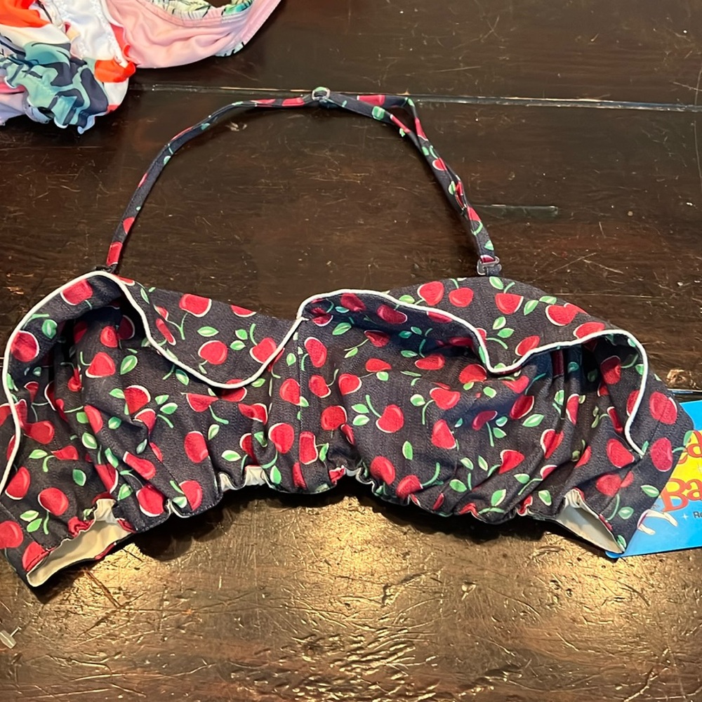 Brand new top large beach bash cherries